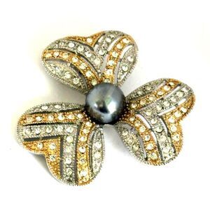 Two tone silver and gold heart shaped petal flower brooch pearl center